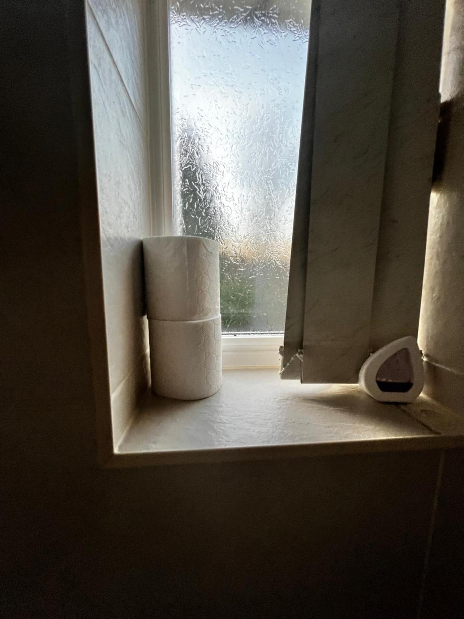 Place For 3-people In Luton-s, Micro-oven, Fridge , Free-parking